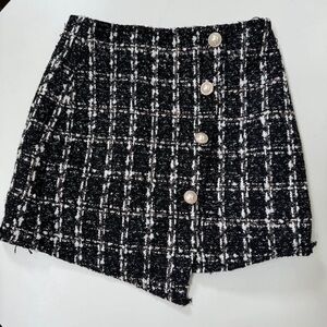 Chic Black and White Tweed Skirt